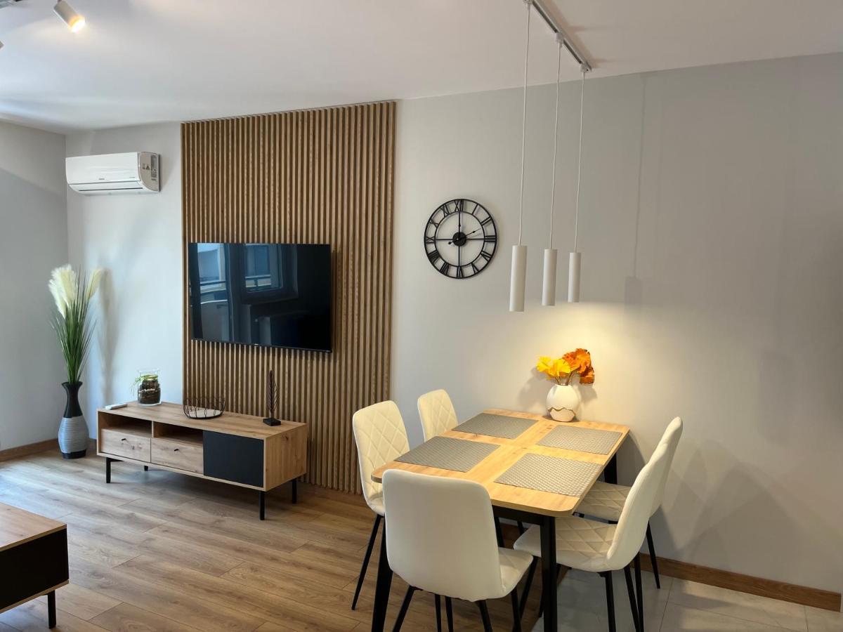 45 Apartment *