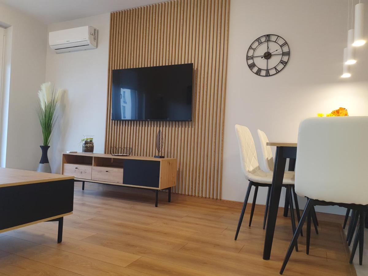 Apartment 45 *